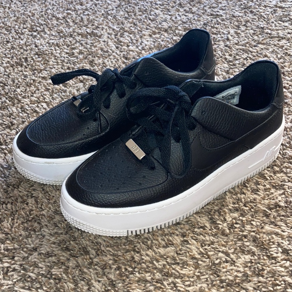 Black Air Force 1’s